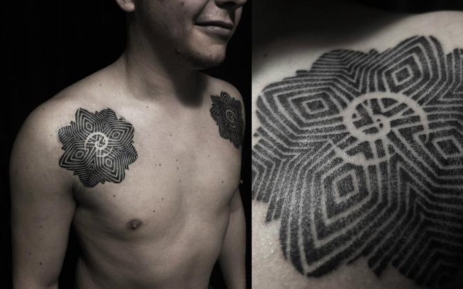 Tatouage d'un mandala sur la clavicule d'un homme