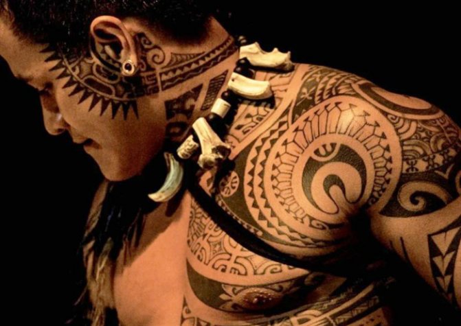Tatouage maori. Croquis, photo, signification sur l'avant-bras, la jambe, l'épaule, le mollet, la manche