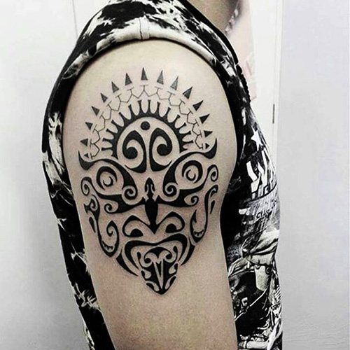 Tatouage maori. Croquis, photo, signification sur l'avant-bras, la jambe, l'épaule, le mollet, la manche