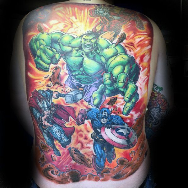 Tatouage Marvel dans le dos