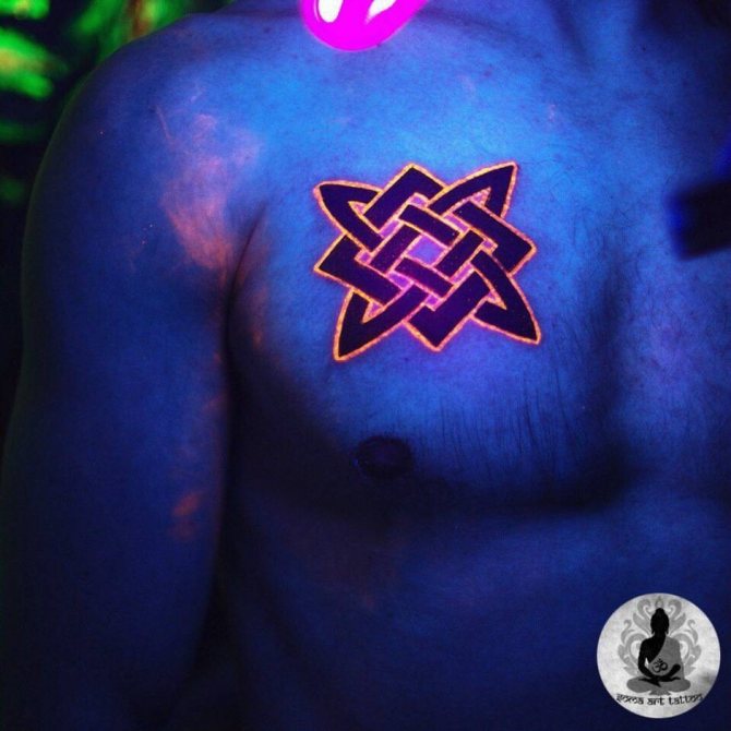 Tattoo Master Soma Art, Tatouage UV, Tatouage Fluorescent, Tatouage sous lumière noire