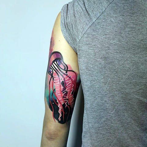 Tatouez une méduse sur votre bras