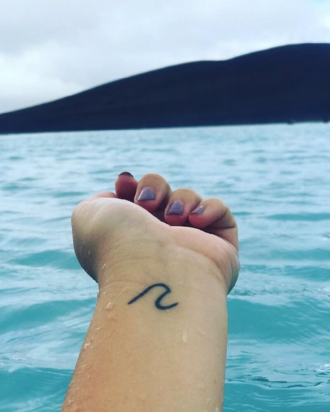 Mer de tatouage - petite mer de tatouage - mer de tatouage minimaliste