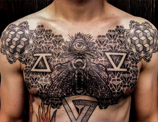 Tatouage mâle noir et blanc sur la poitrine 3d all-seeing eye