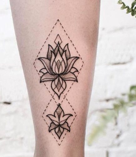 Tatouage sur le tibia pour les filles, les hommes. Croquis, photos : inscriptions, Polynésie, biomécanique