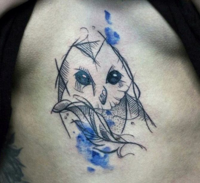 Tatouage sur la poitrine des filles