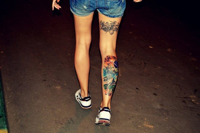 Tatouage sur les mollets