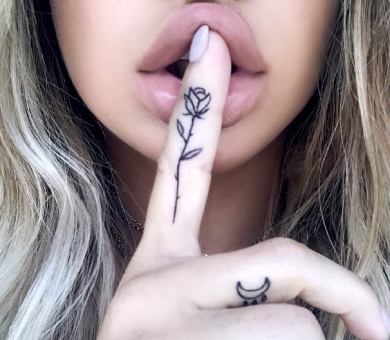 Tatouage sur la main - Tatouage sur la main - Tatouage sur la main rose