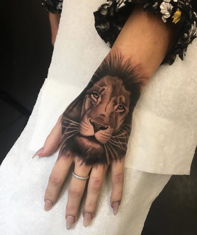 Tatouage sur la main - Tatouage sur la main - Tatouage sur le poignet - Tatouage sur la main du tigre