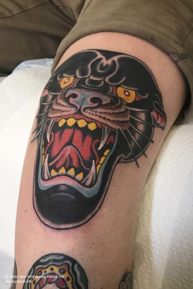 tatouage sur les genoux 15