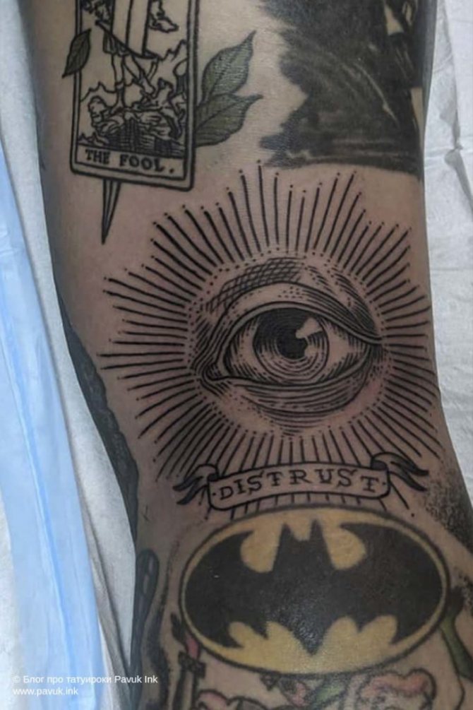 tatouage sur les genoux 19