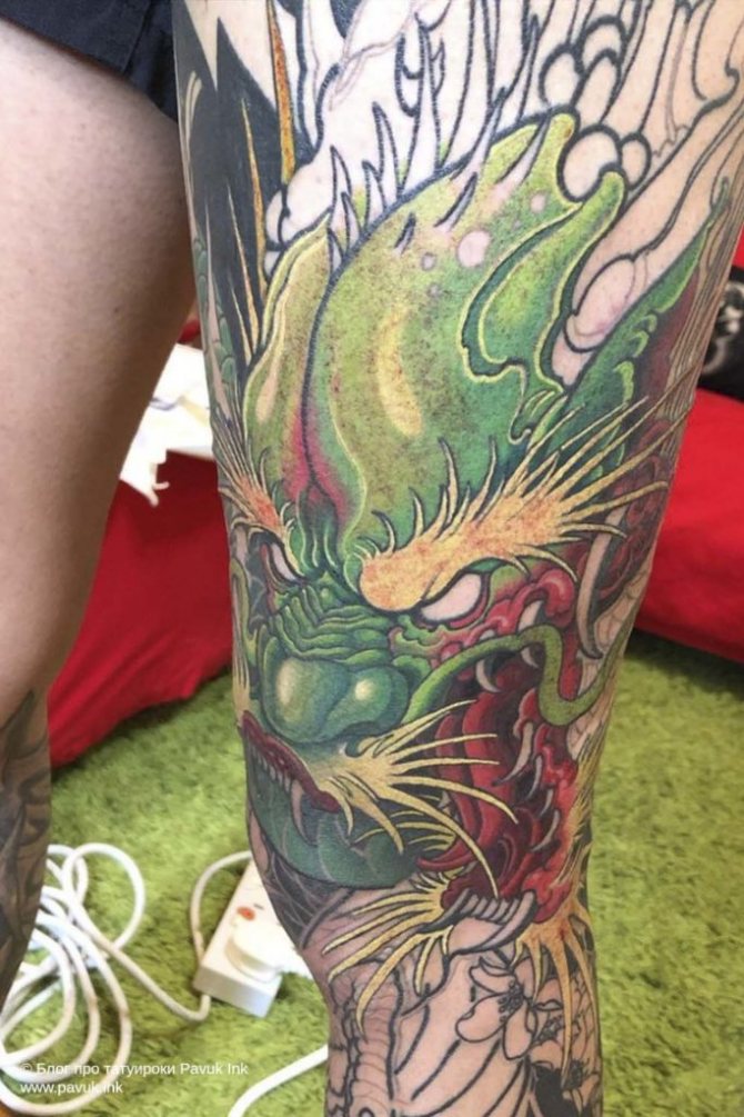 tatouage sur les genoux 39