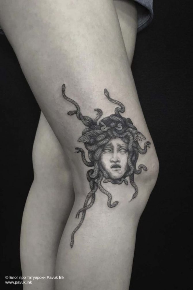 tatouage sur les genoux 46