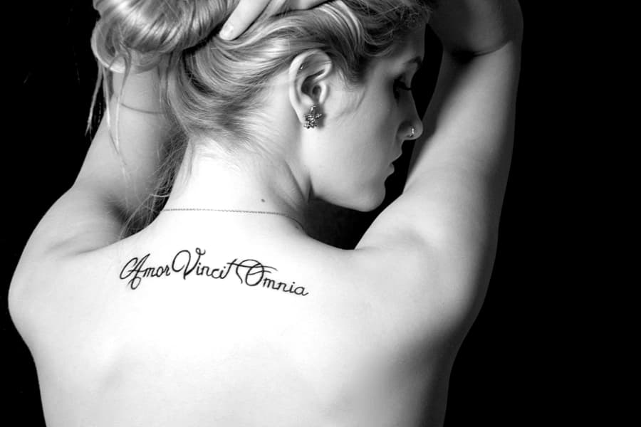 Les tatouages en latin sont parmi les plus populaires.