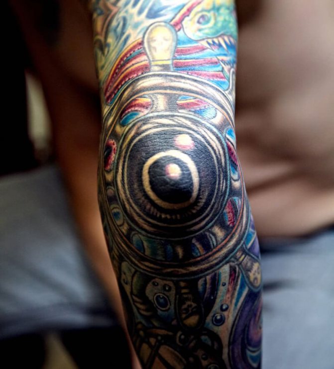 Tatouage sur le coude - Tatouage sur le coude - Tatouage sur le coude
