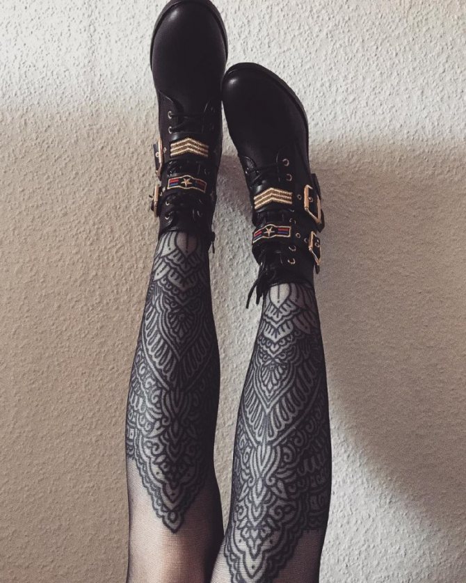 Tatouage sur les jambes des filles