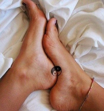 Tatouage sur la jambe pour les filles. Photos et significations des tatouages féminins, dessins, motifs, beaux, petits, originaux.