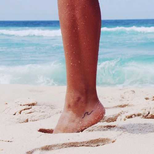 tatouage sur la jambe