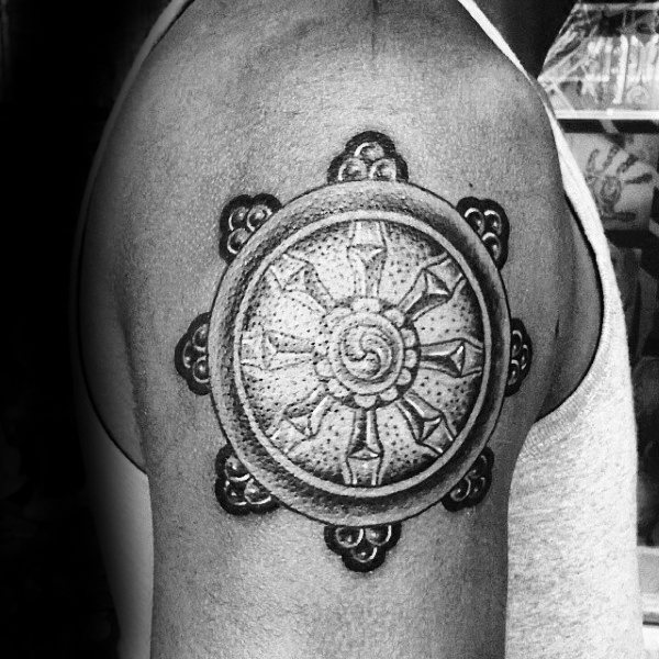 Tatouage sur l'épaule Roue de la Fortune
