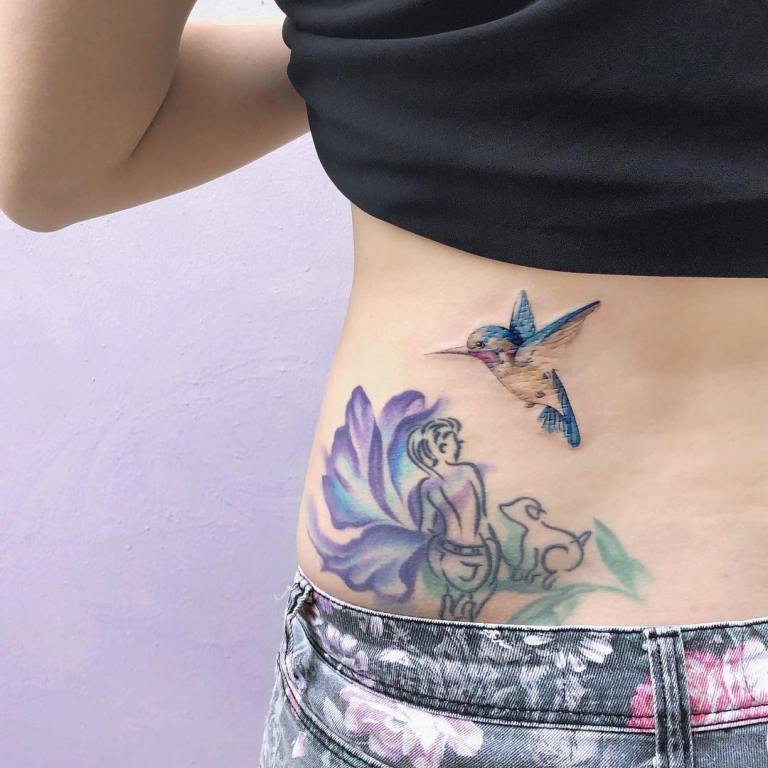 Croquis du dos tatoué pour les filles