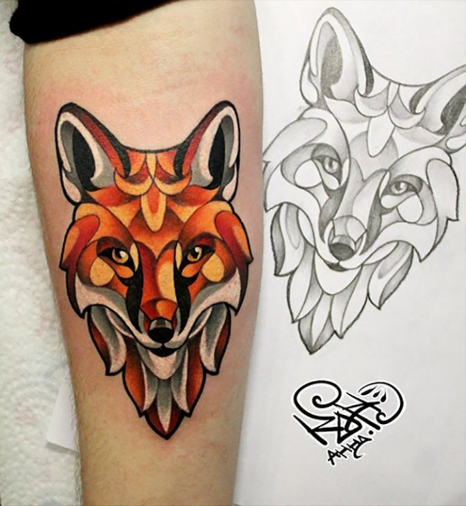 Tatouage de renard orange sur l'avant-bras
