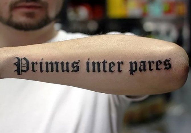 Tatouage sur les mains pour les hommes avec signification, significations, inscriptions slaves traduites, latines, motifs celtiques
