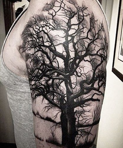 Signification des tatouages de mains, traductions slaves et latines, ornements celtiques sur les mains.