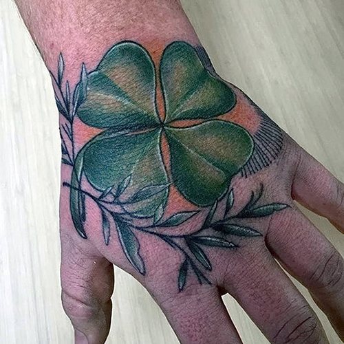 Tatouage sur les mains pour les hommes avec signification, significations, inscriptions slaves traduites, latines, motifs celtiques