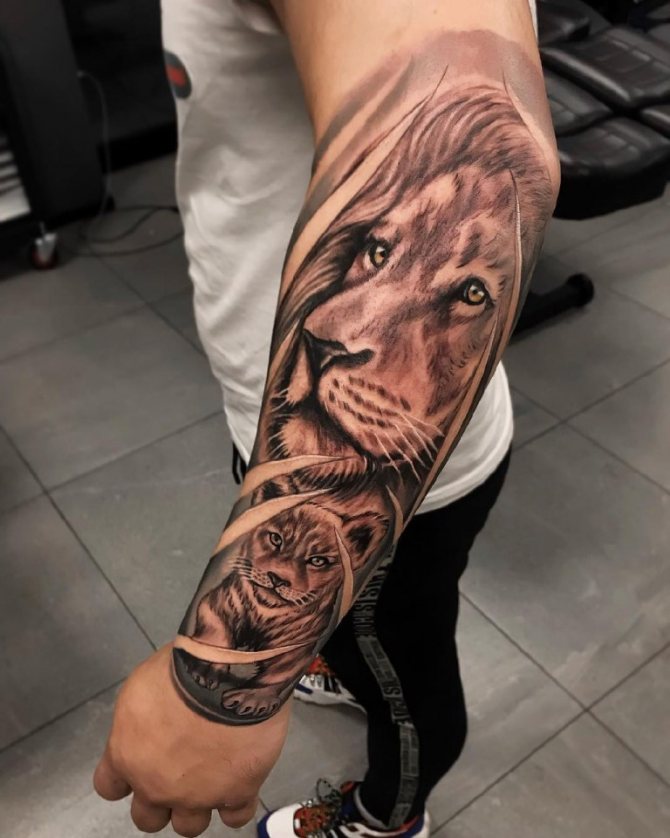 tatouage sur la main animaux