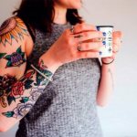 tatouage sur la main