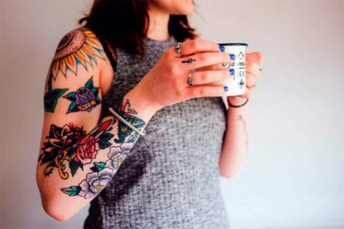 Tatouage sur la main