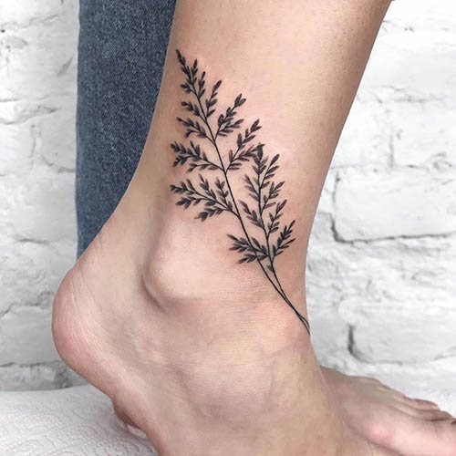 Tatouages de cheville féminins avec signification. Image, signification.