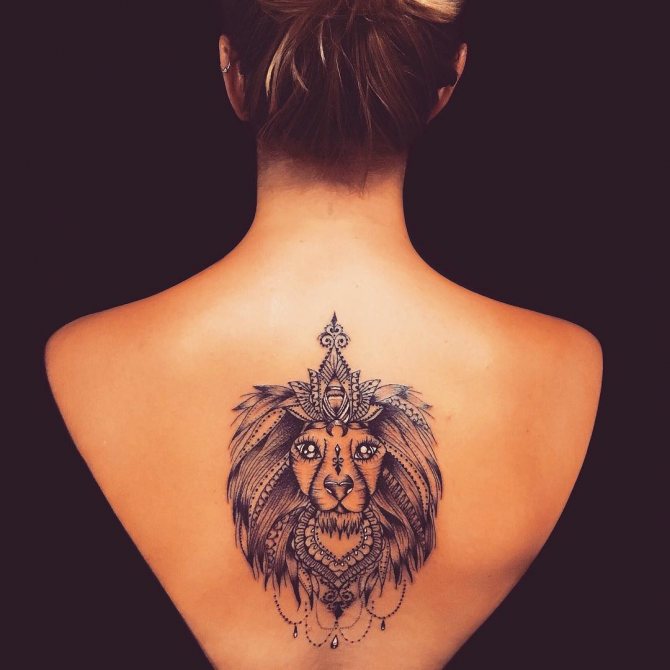 Tatouage sur le dos des filles photo 4