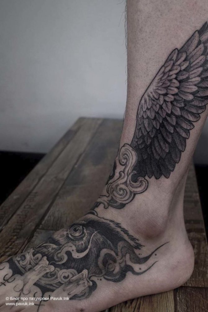 tatouage sur le pied 10