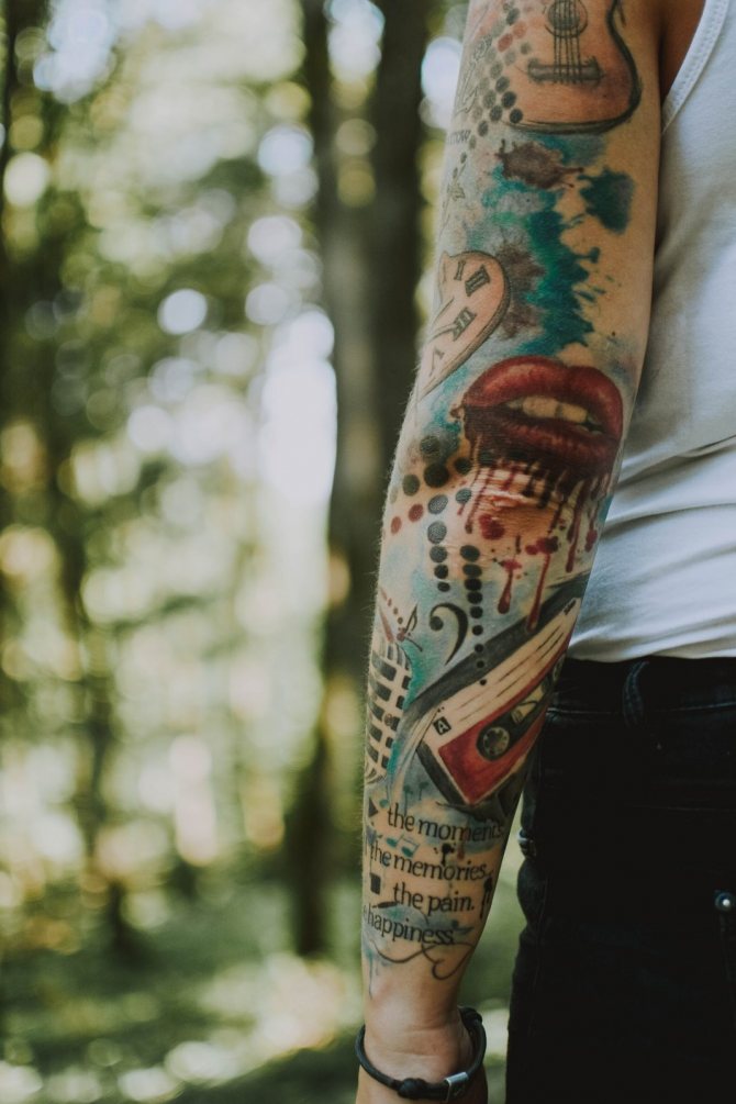 Tatouage du bras entier