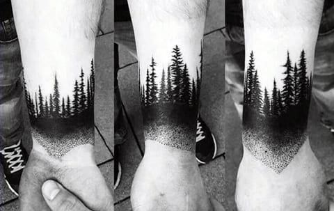 Tatouage sur le poignet - une forêt