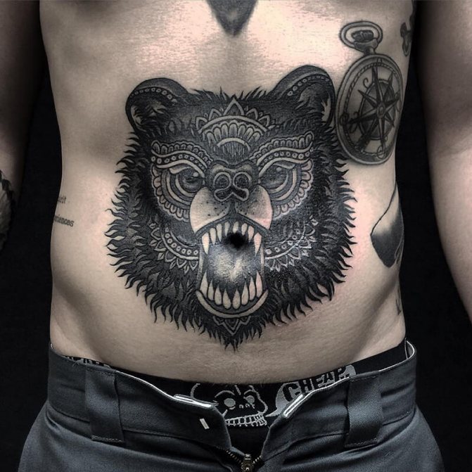 Tatouage sur le ventre - Tatouage sur le ventre