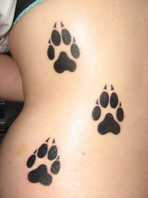 Tatouage sur le ventre