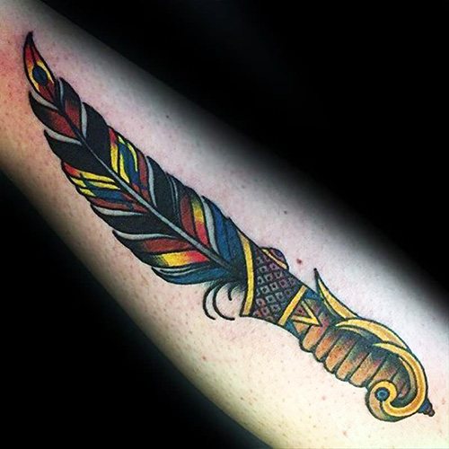 Couteau Tattoo Papillon. Photo, signification, croquis de la rose, l'inscription, une toile d'araignée