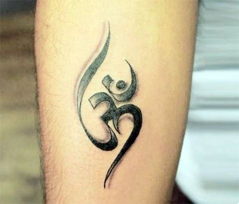 Tatouez Aom sur votre bras