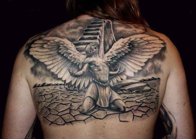 Tatouage d'un ange déchu