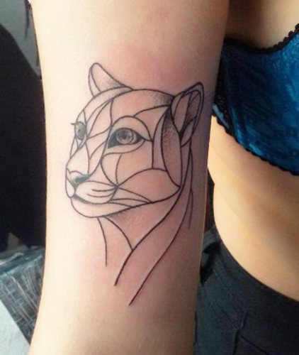 Tatouage de panthère pour les filles. Signification, photo, sur bras, jambe, épaule, dos, bas du dos, omoplate