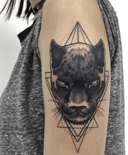 Tatouage de panthère pour les filles. Signification, photo, sur bras, jambe, épaule, dos, bas du dos, omoplate