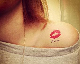 photo de baiser de tatouage