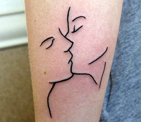Tatouage de baiser de main - photo