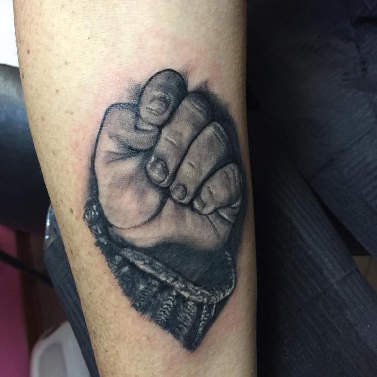 Tatouage dédié à son fils