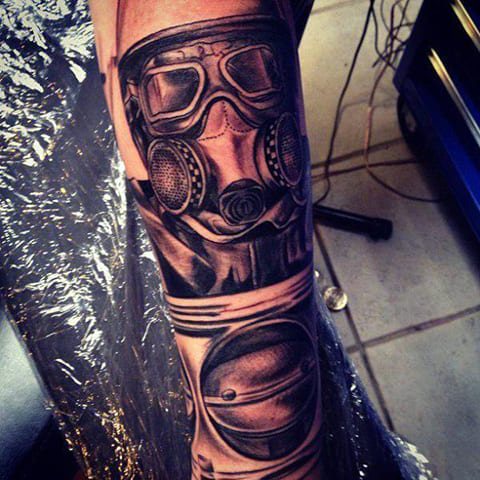 Tatouage de masque à gaz - photo