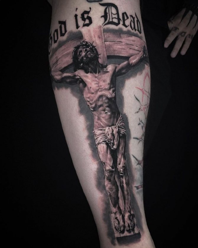 tatouage crucifixion