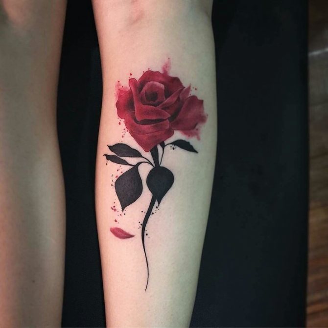 Tatouage d'une rose sur votre bras