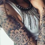 Photo d'une manche de tatouage pour filles